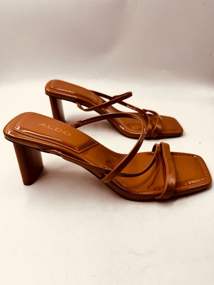 Aldo лакан шаргал сандал