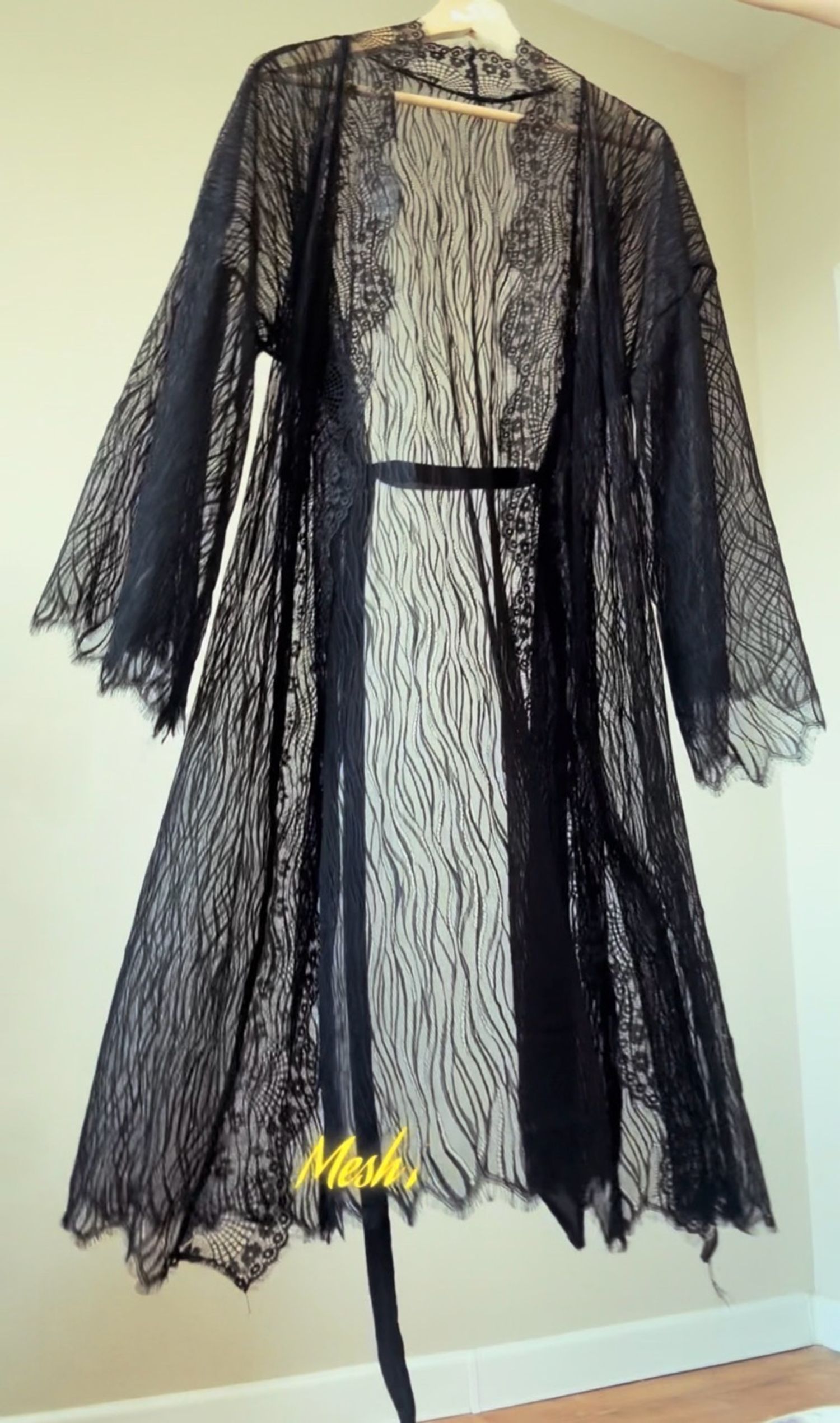 •Mesh Robe•