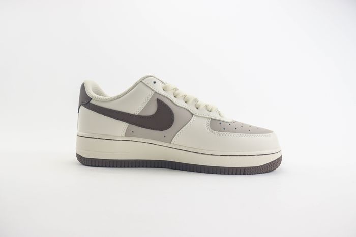 Nike Air Force 1 Low x LV 44