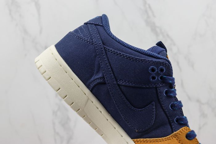 Nike SB Dunk Low "Midnight Navy/Desert Ochre" sneakers