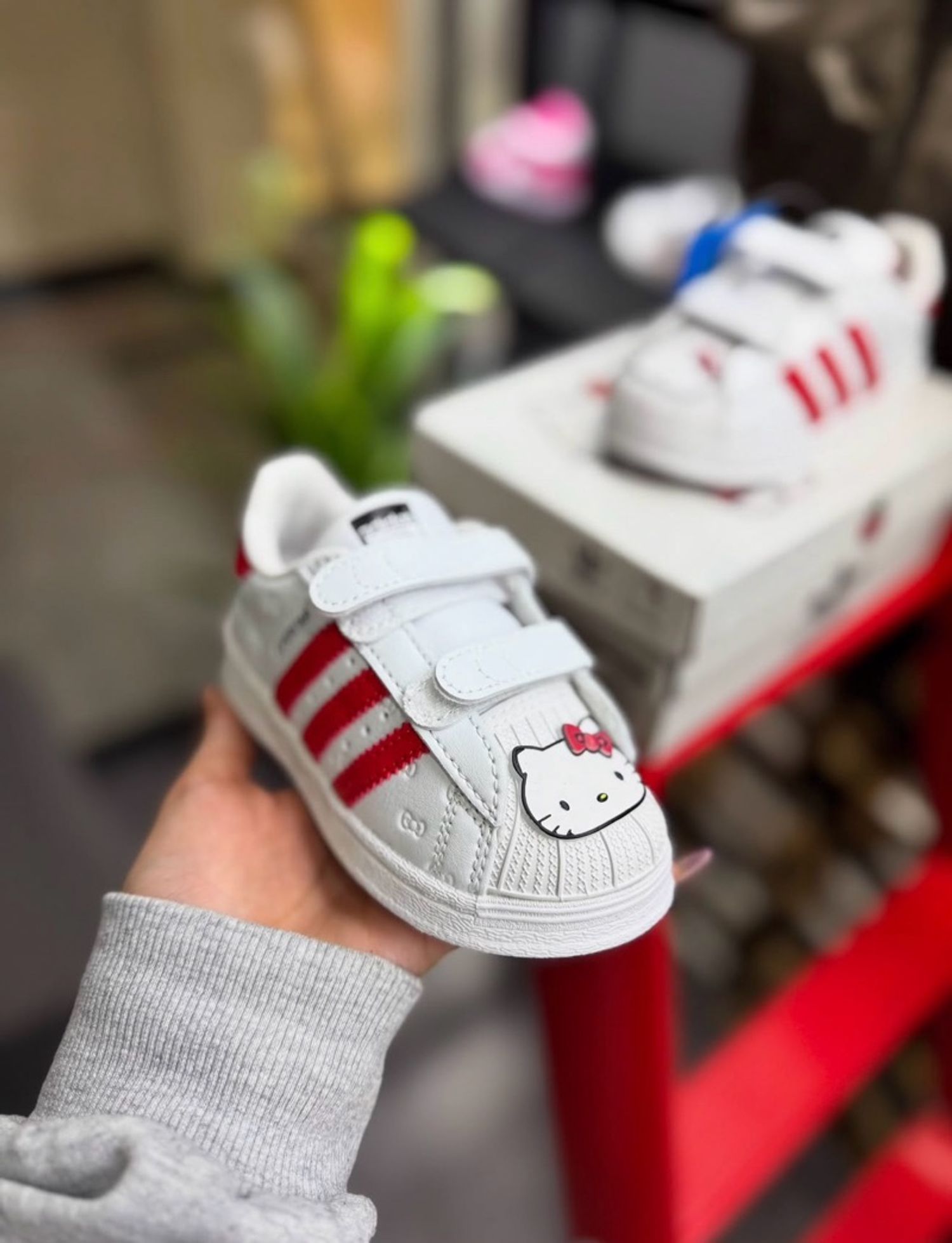 Adidas Superstar Hello Kitty