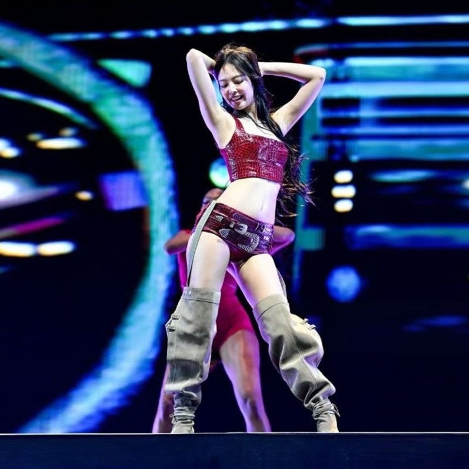jennie top