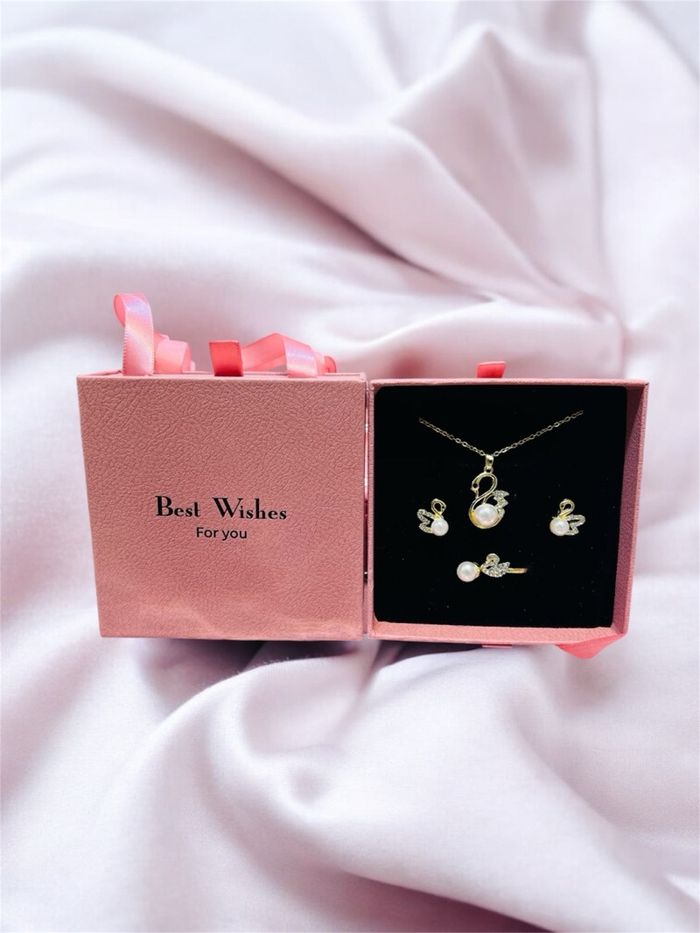 Зүүлт Ээмэг багц