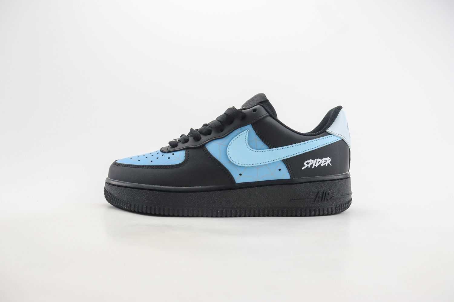 Nike Air Force 1 Low x Spider 01