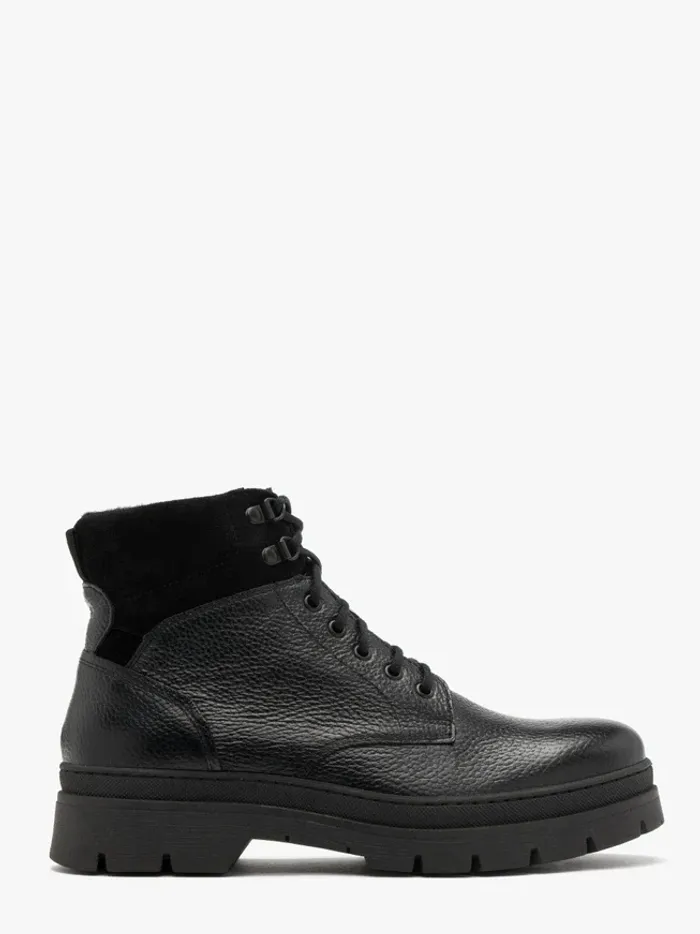 Black men’s winter boot