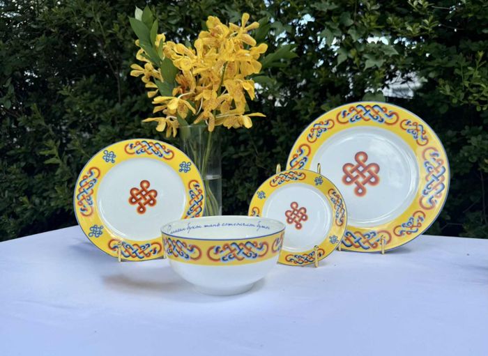 Ерөөл брэндийн гангар шаазан сэт (Шар)