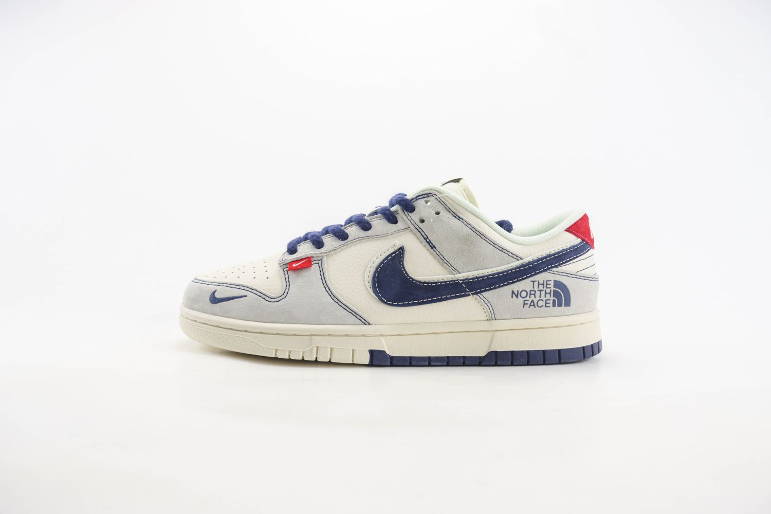 Nike SB Dunk Low x The North Face 42