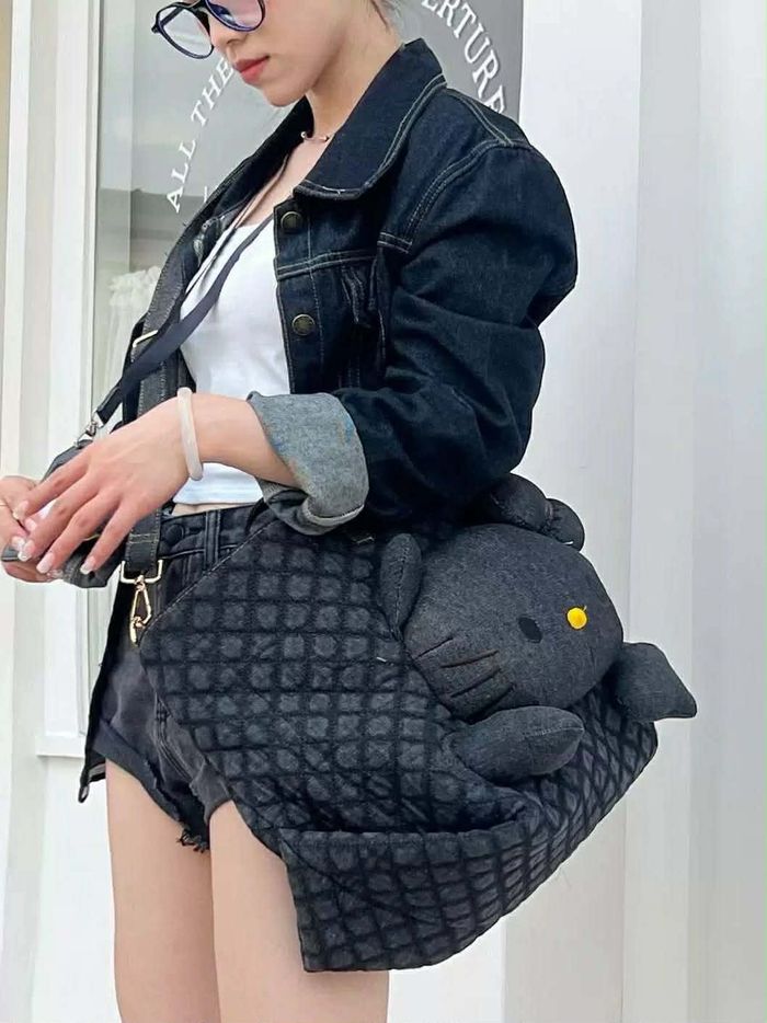 HELLO KITTY ТОМ ЦҮНХ