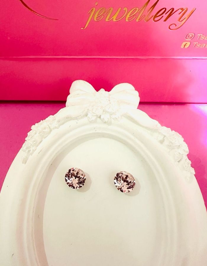 Шигтгээтэй ээмэг