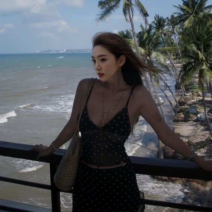 2hos (top + skirt)
