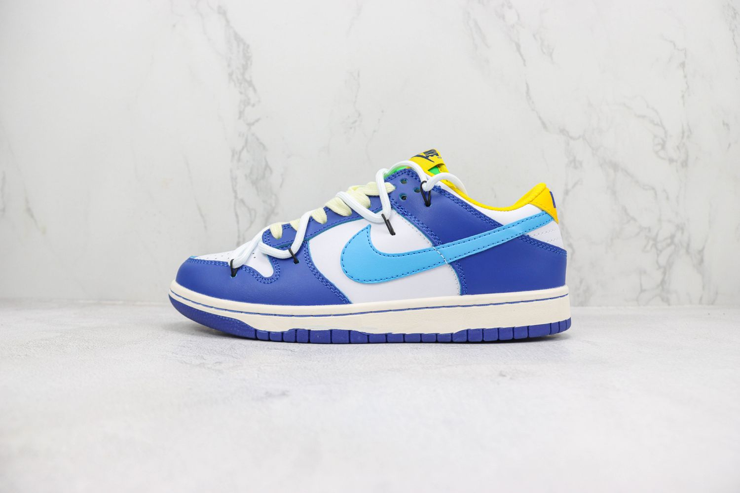 NIKE DUNK SB LOW 81