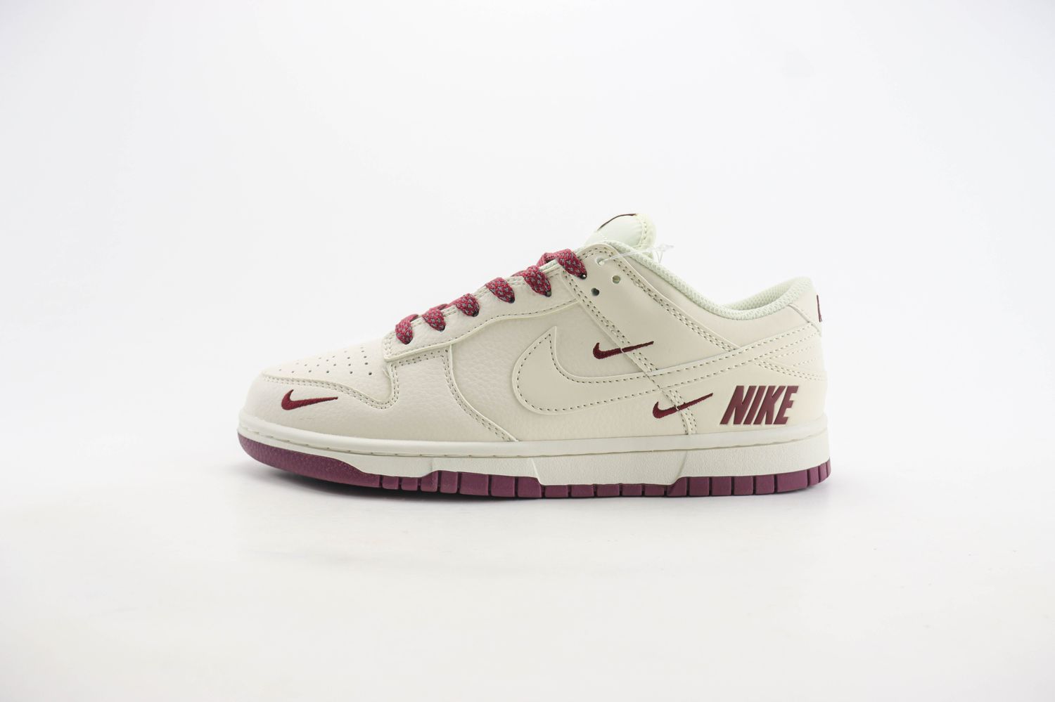 Nike SB Dunk Low x NIKE 05 