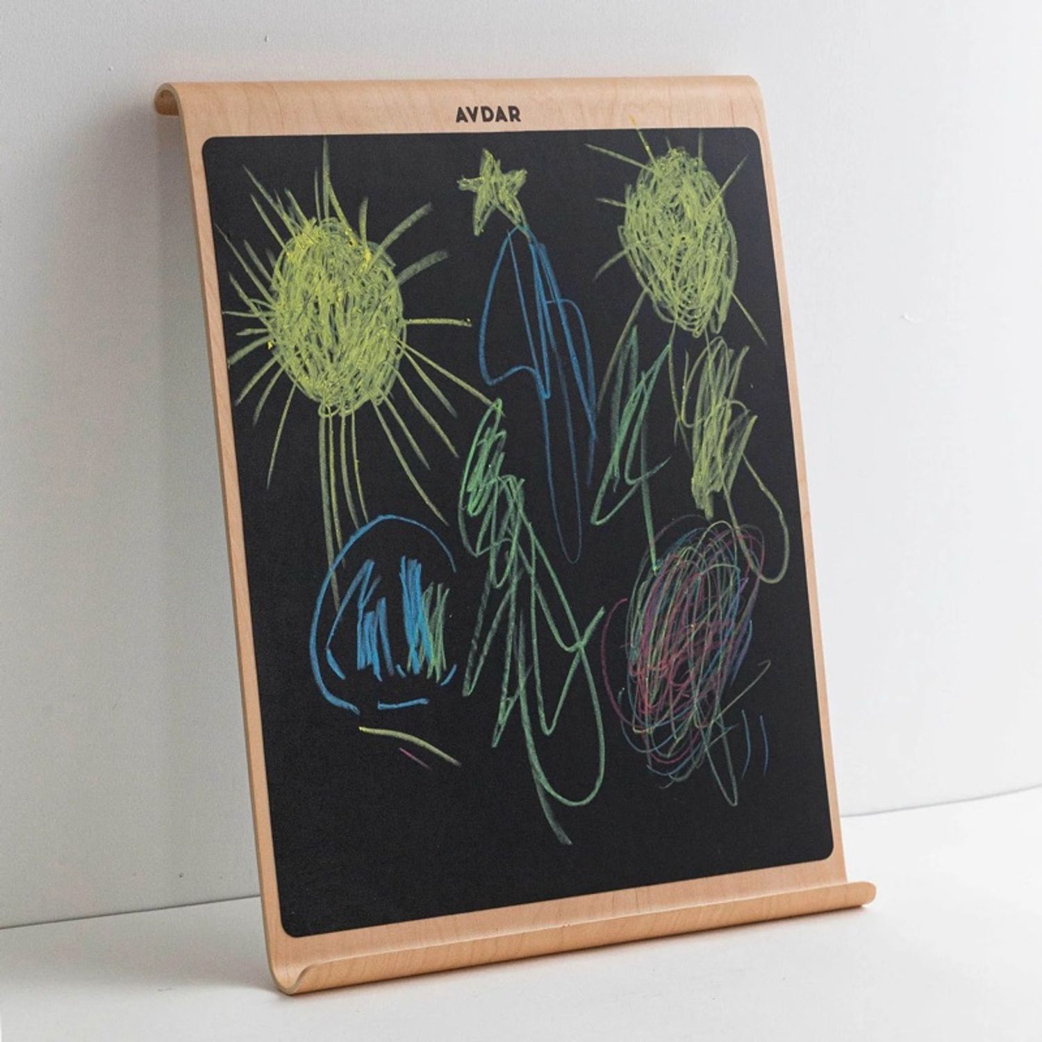 Magnetic drawing board