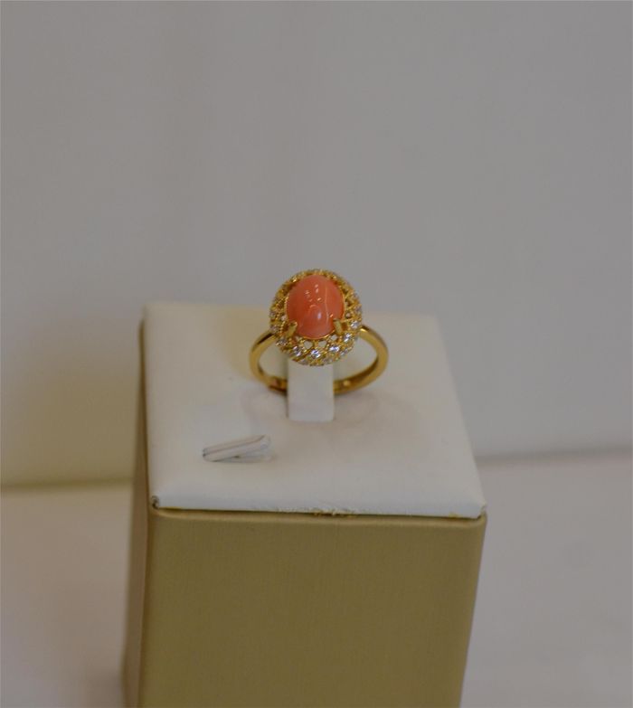 ягаан шүрэн шигтгээтэй 