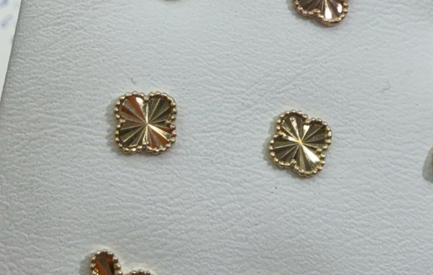 Котон ээмэг 14к хатгадаг