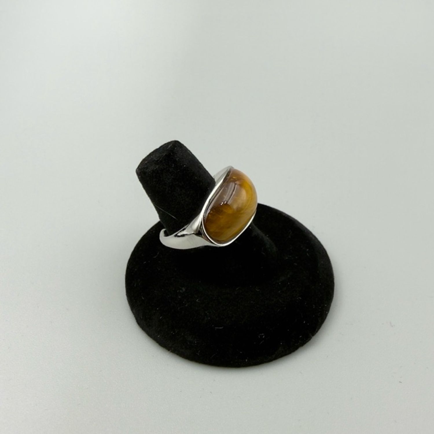 “Maximalist” урт барын нүд бөгж