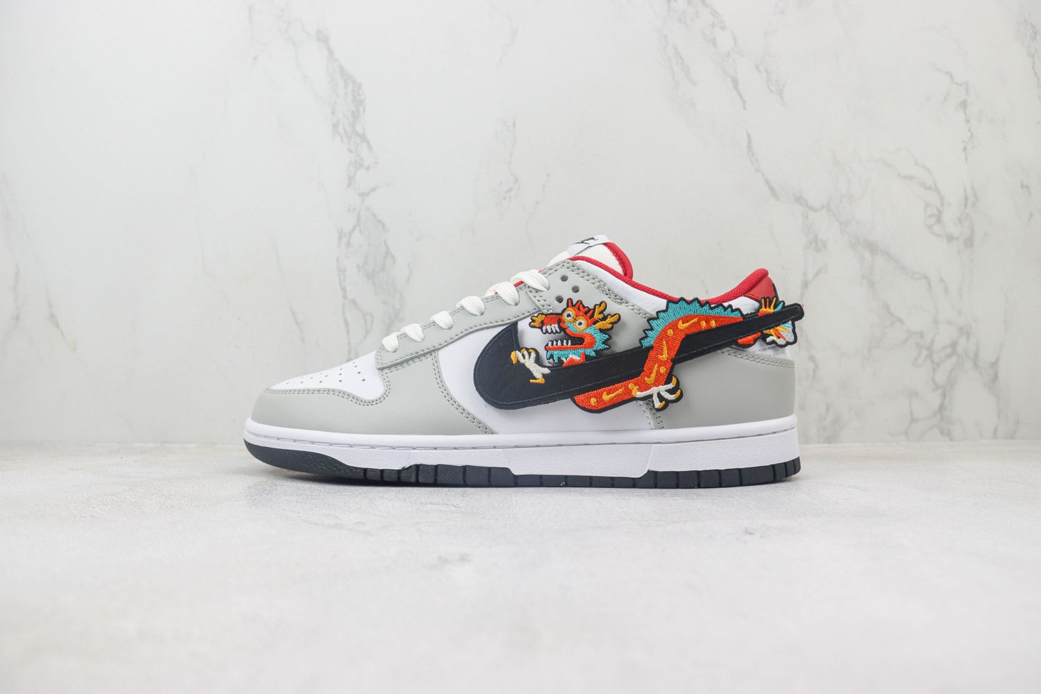 SB Dunk Low "Year of the Dragon" 