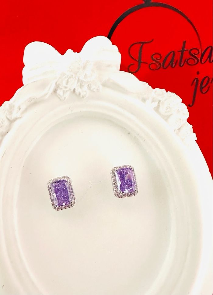 Шигтгээтэй ээмэг