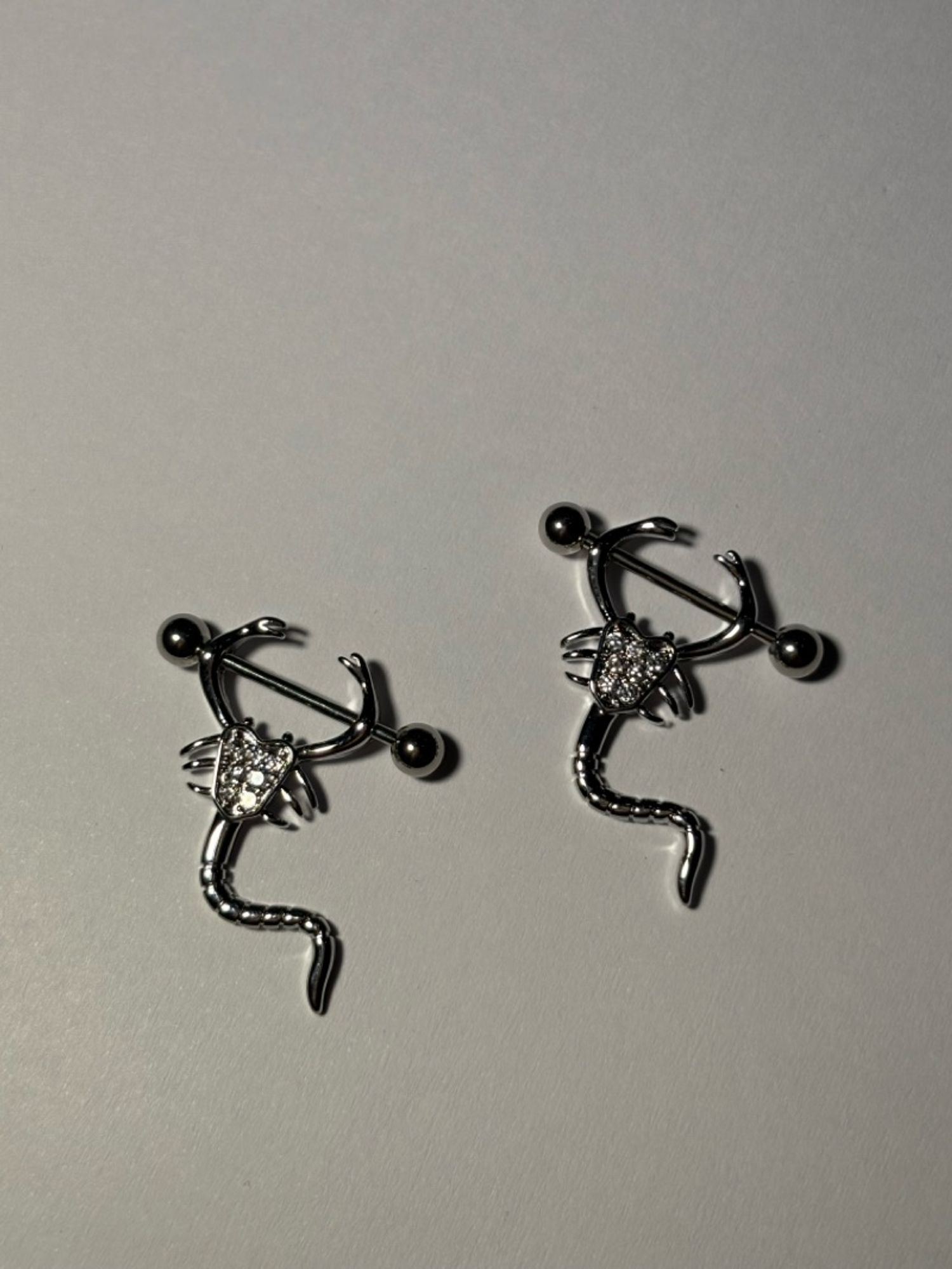 Хөхний ээмэг