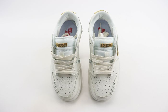 Jordan 1 Low Method of Make Sail Metallic Gold 