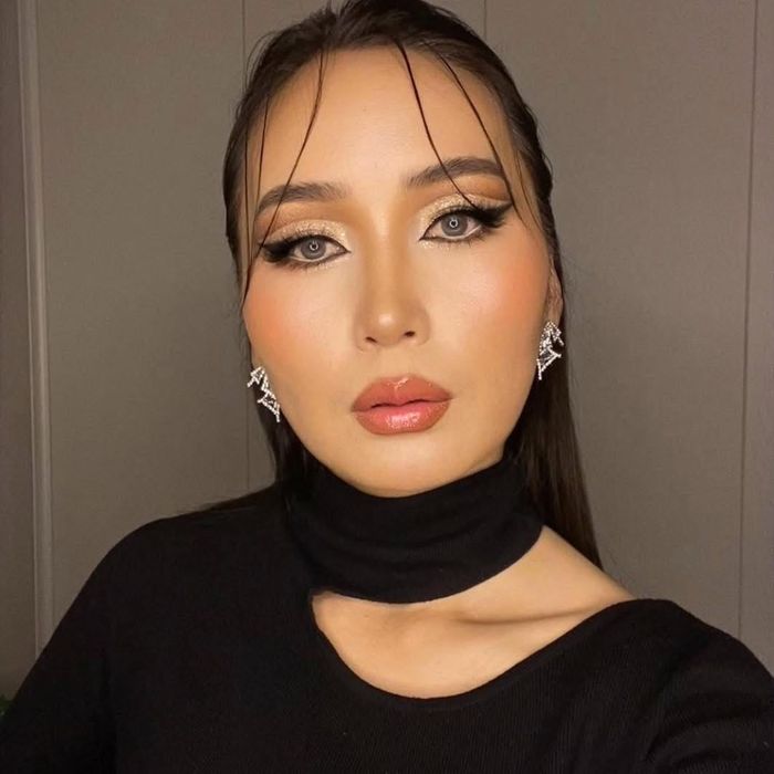 Make up Artist Zuunaa 
