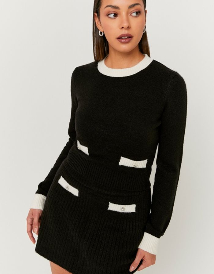 Black Cropped Jumper with Contrast Details