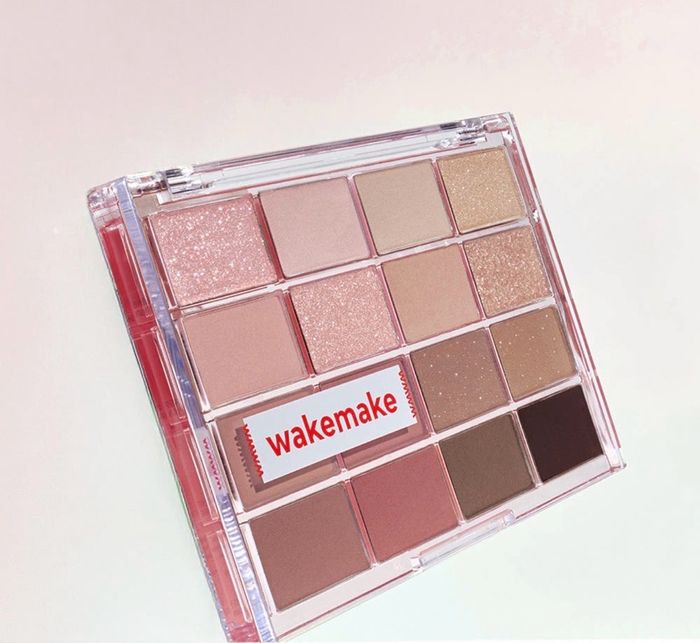 WAKEMAKE SOFT BLURRING EYE PALETTE