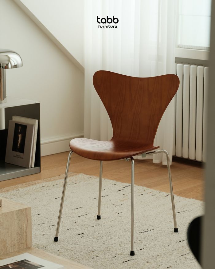 SEVEN CHAIR
