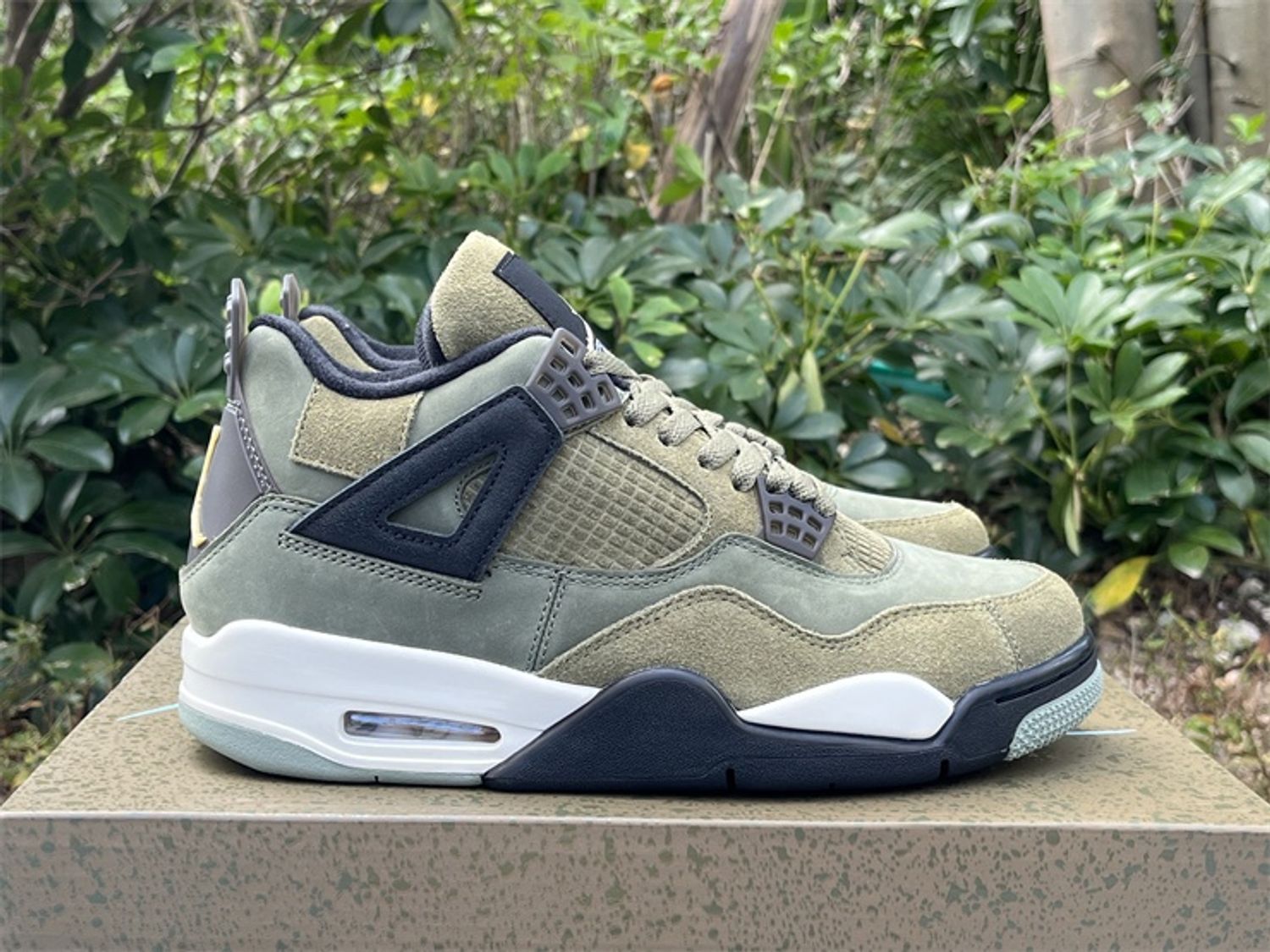 Jordan 4 Retro SE Craft Medium Olive