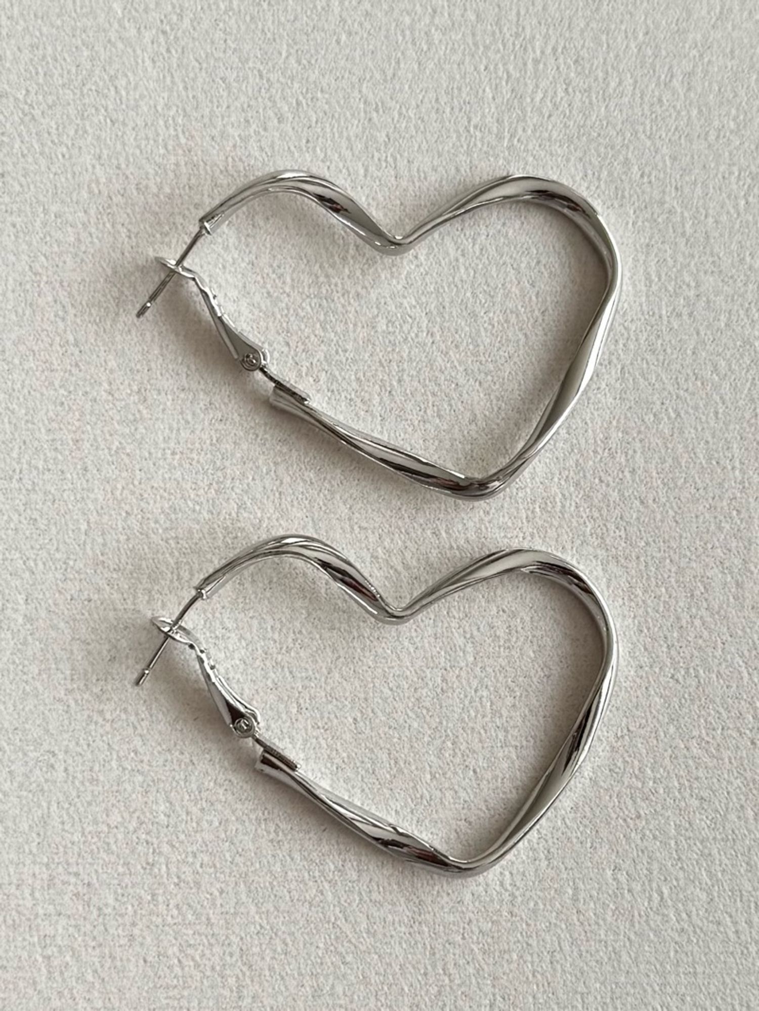 Heart-shaped hoop earrings