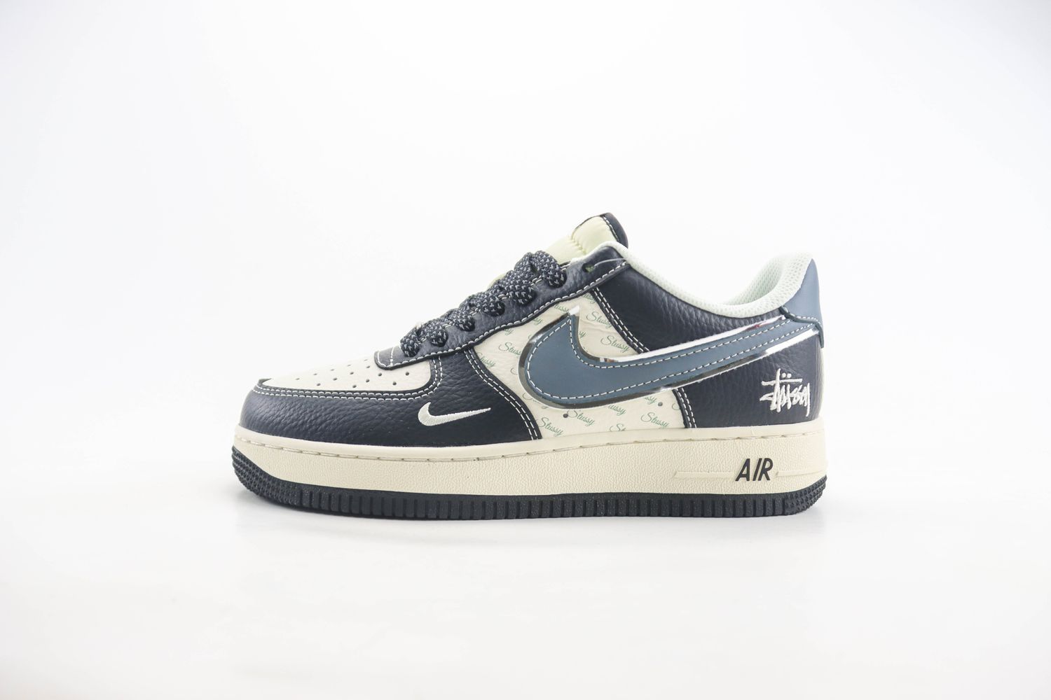 Nike Air Force 1 Low x Stussy 41