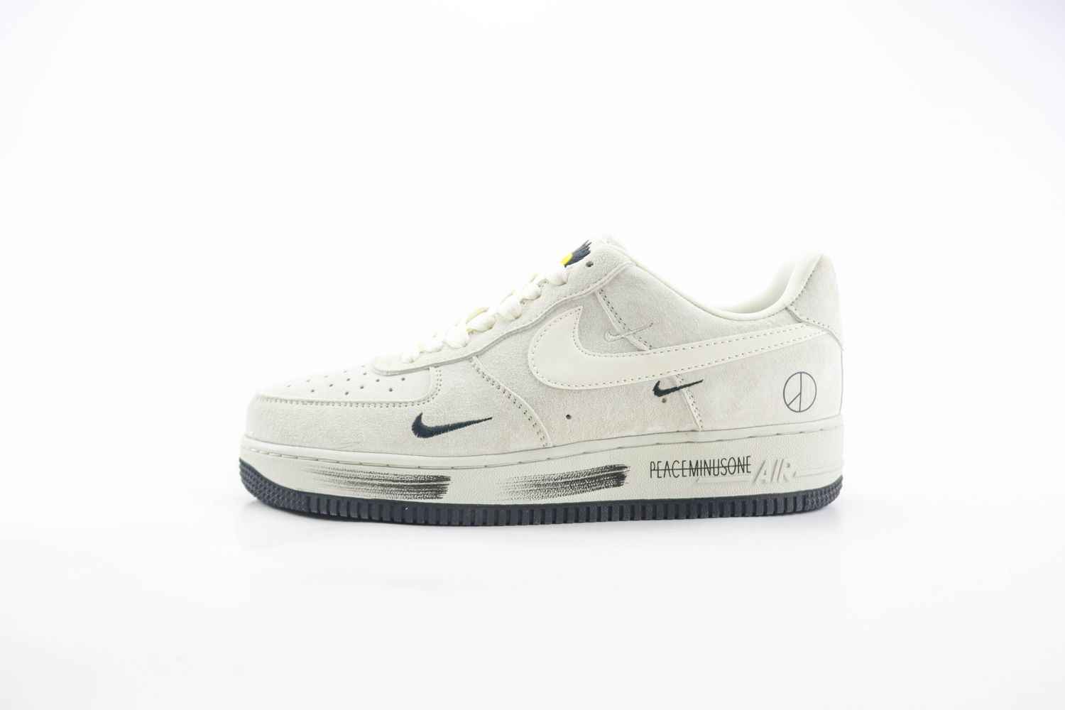 Nike Air Force 1 Low 07 x Peaceminusone 02