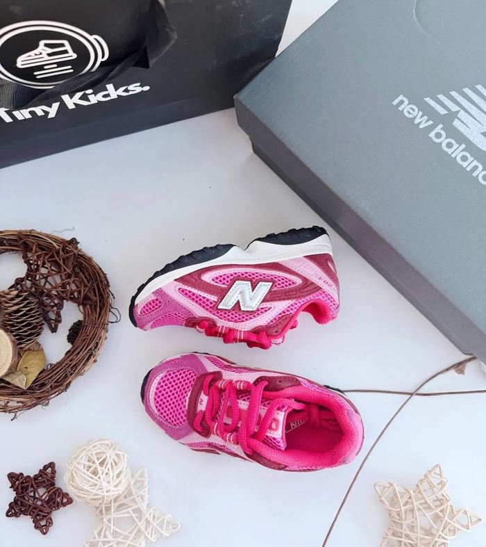 New Balance 204 Pink