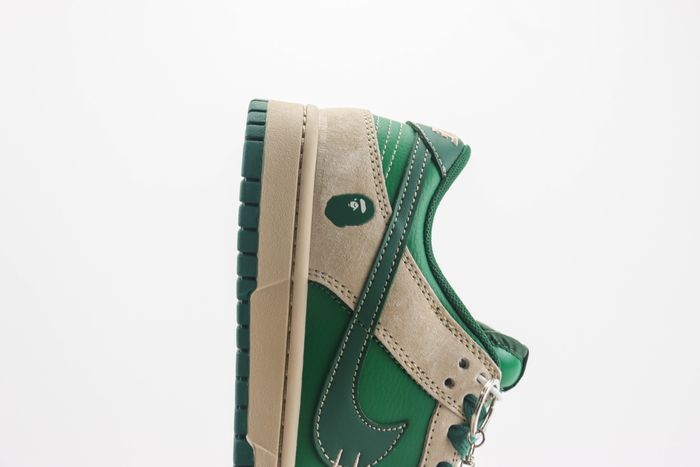 Nike SB Dunk Low x BAPE 11