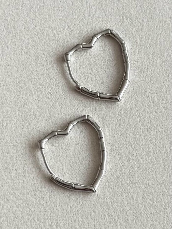 Heart-shaped hoop earrings