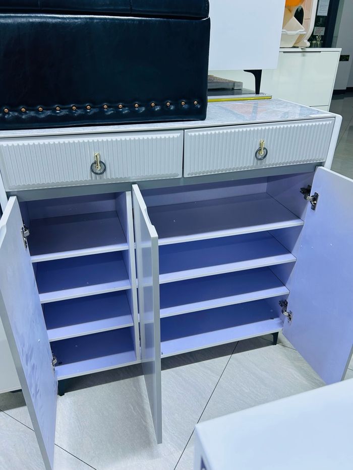 33 тай чулуун тавцантай 