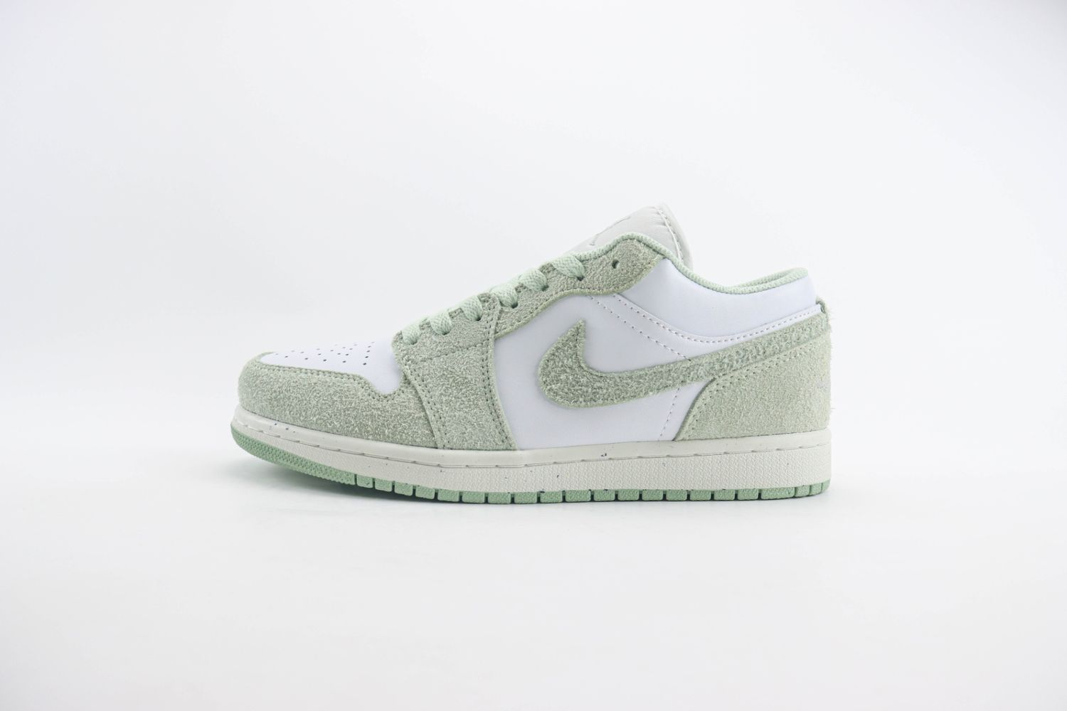 Jordan 1 Low SE Seafoam