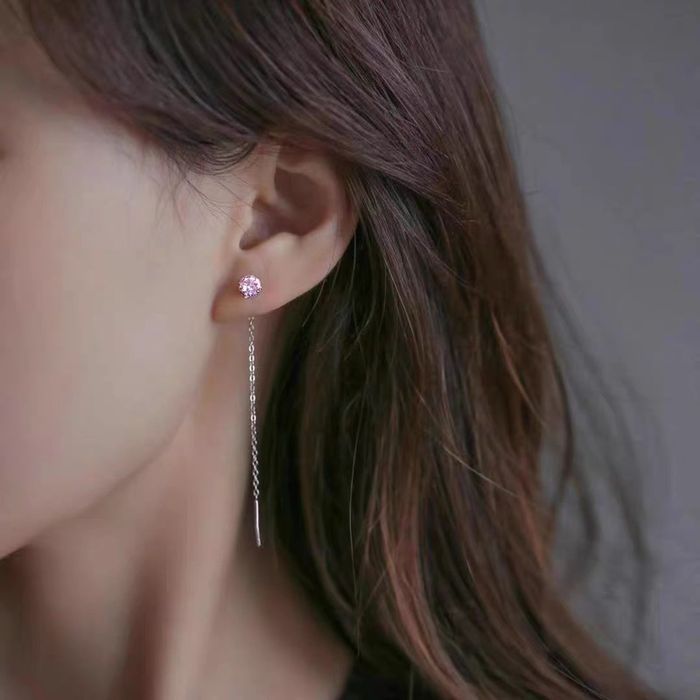 Мөнгөн ээмэг гинжтэй ягаан