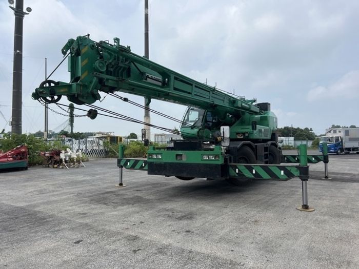Tadano 25 ton crane