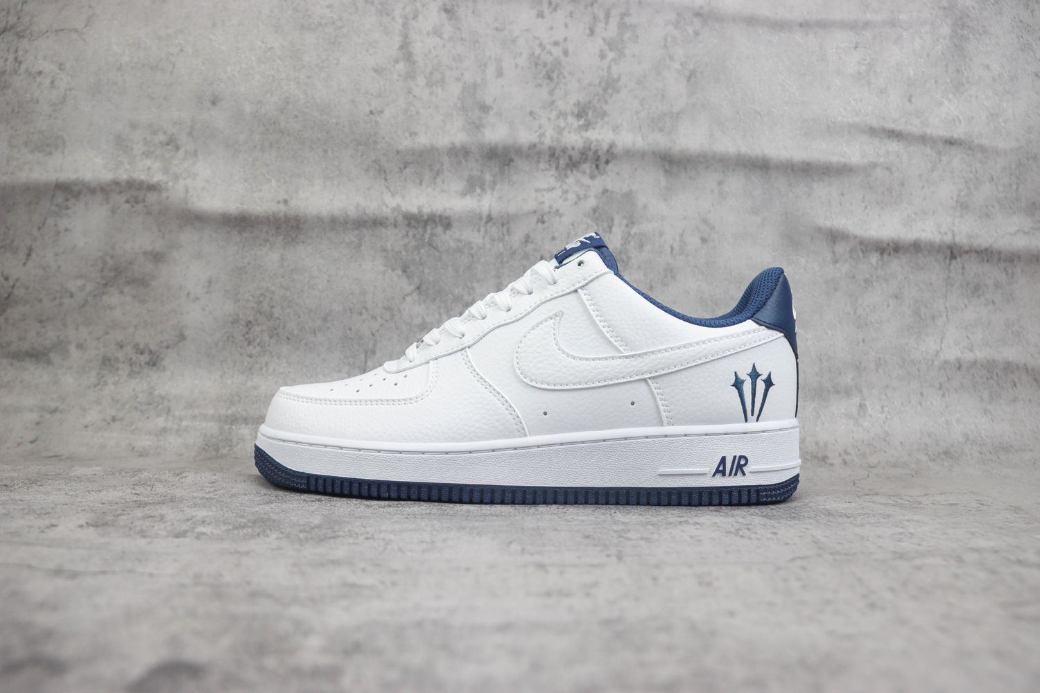 Nike Air Force 1 Low 370