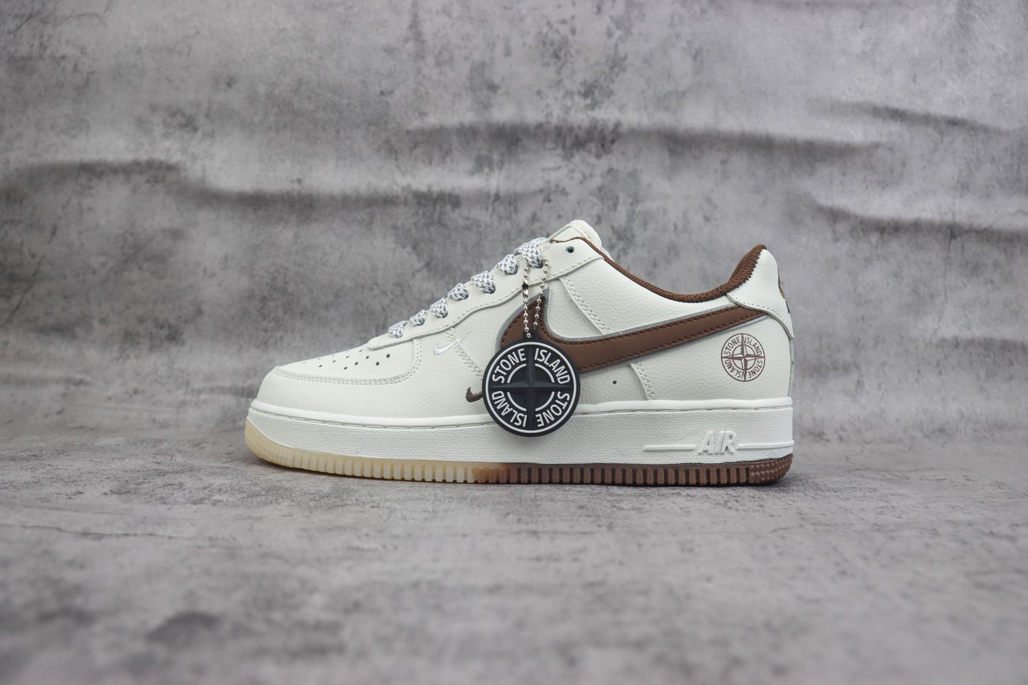 Nike Air Force 1 Low x Stone Island  01