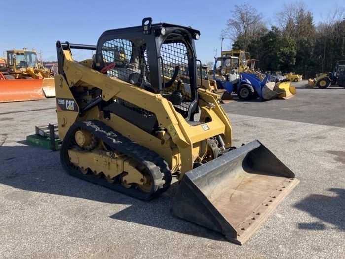 CAT skid steer