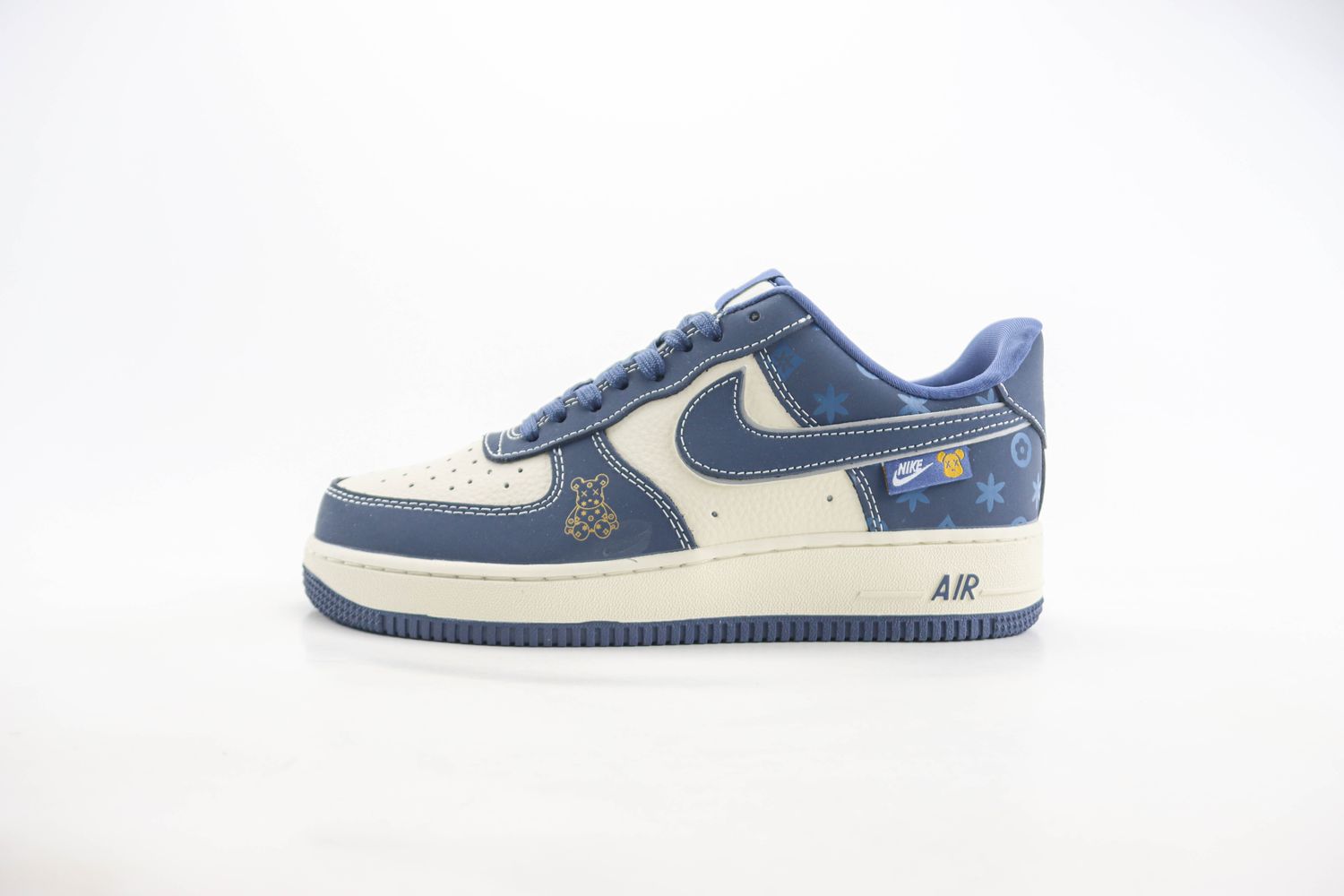 Nike Air Force 1 Low x North face 02