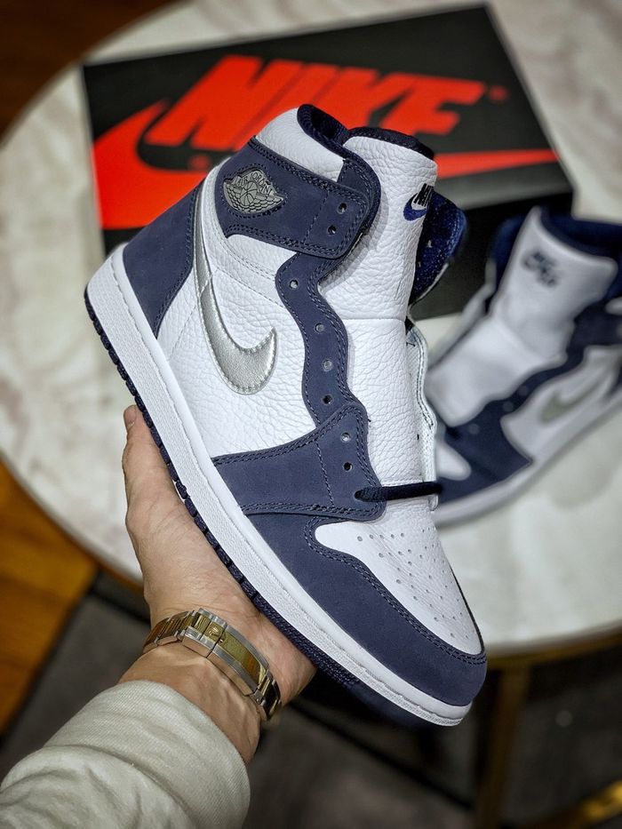 Air Jordan 1 High “Midnight Navy”