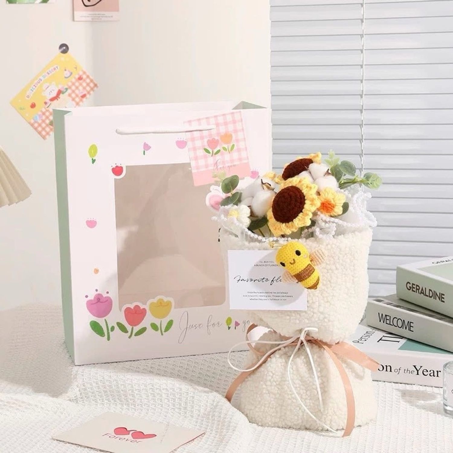 Нэхмэл цэцгийн баглаа шар