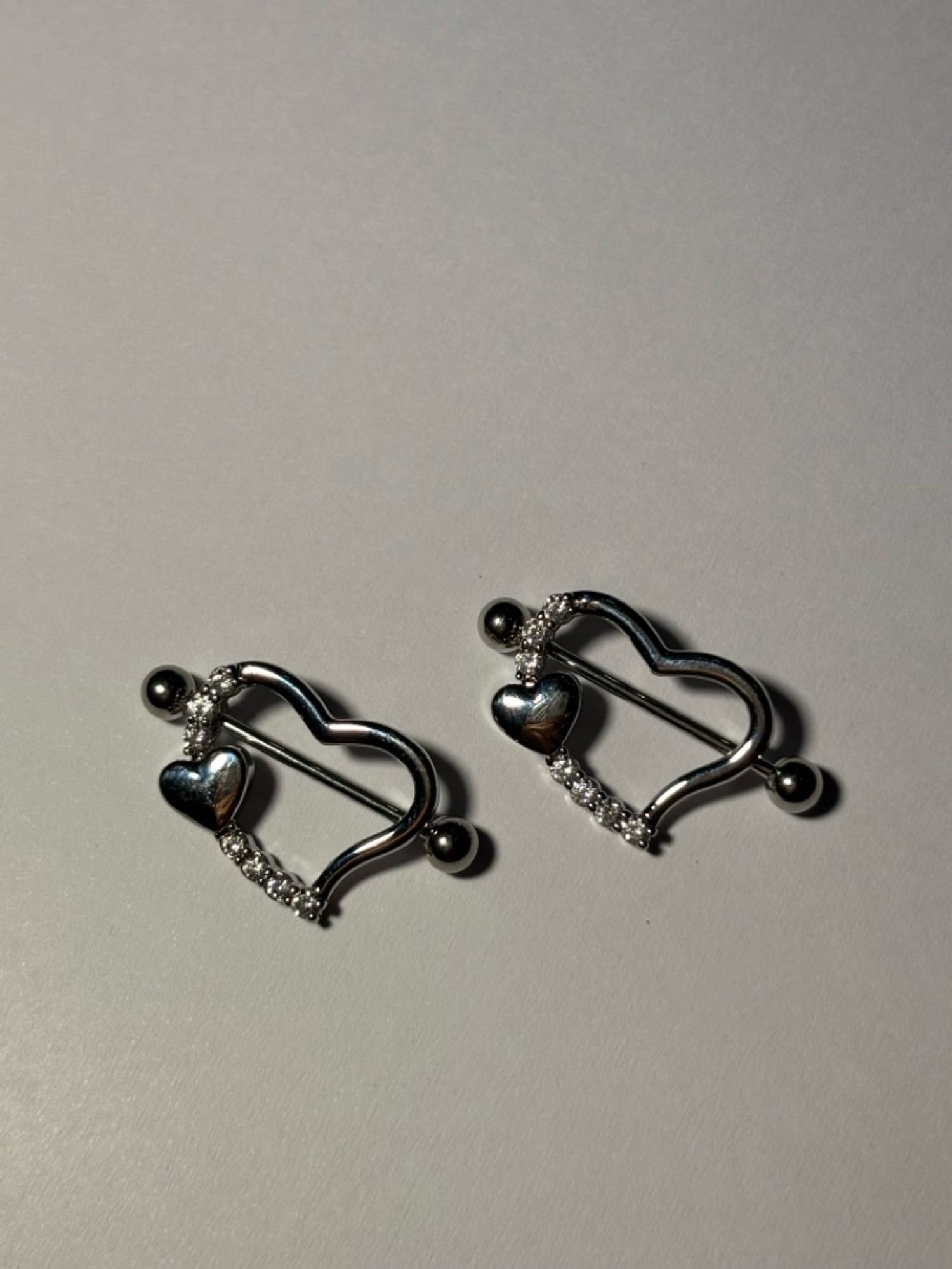 Хөхний ээмэг