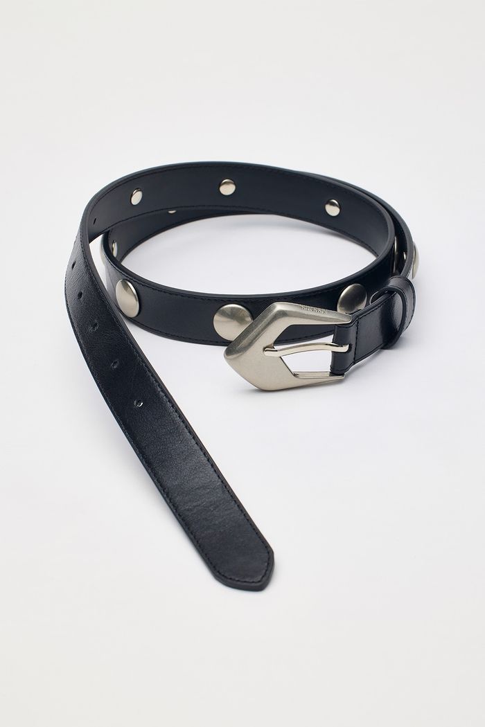 ROUND STUD LEATHER BELT IN BLACK