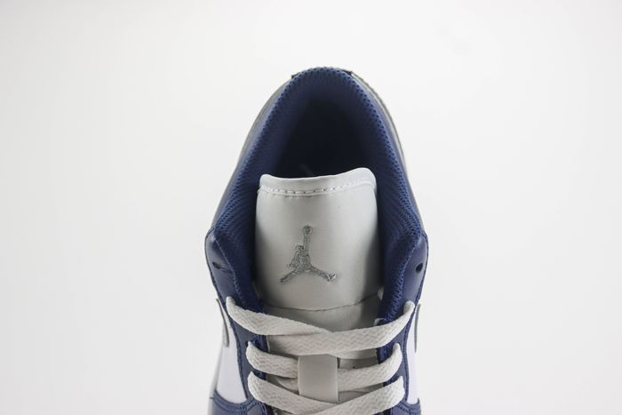 Jordan 1 Low Wolf Grey Midnight Navy