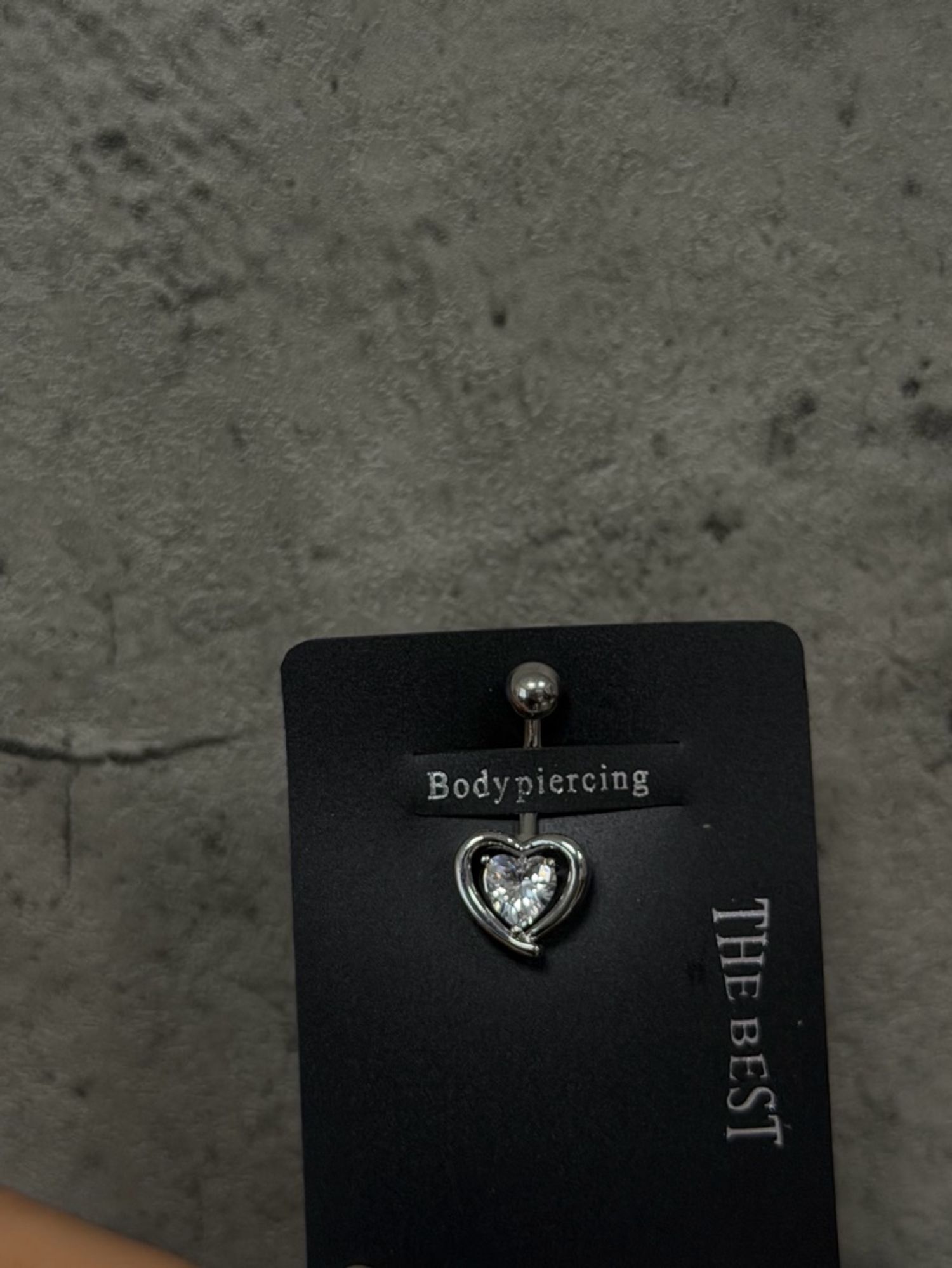 Хүйсний ээмэг 