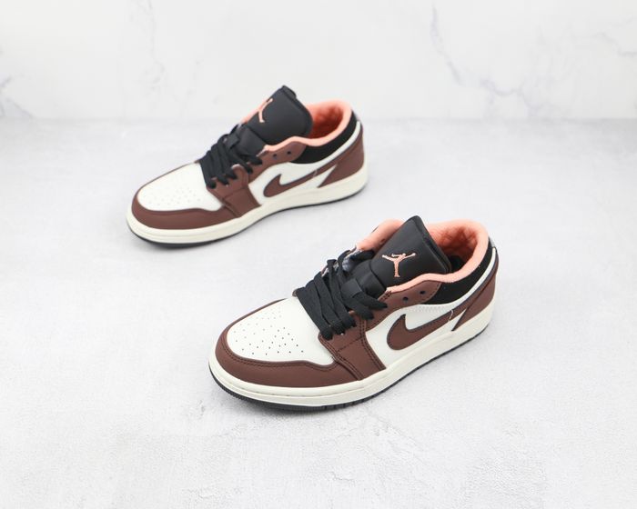 Air Jordan 1 Low SE Light Chocolate Mocha Black Shoes